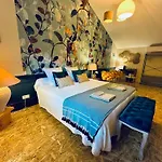 Domaine De La Source Bed and breakfast