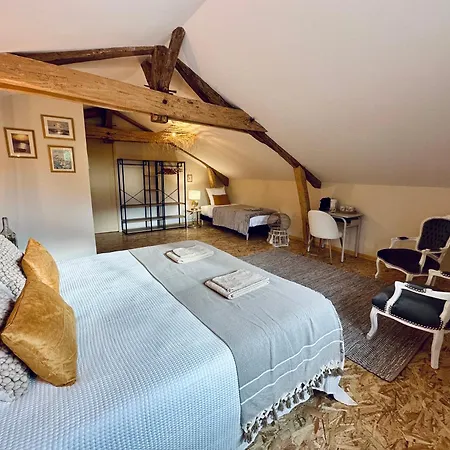 Domaine De La Source Couette-café 3*